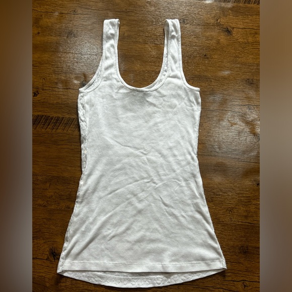 Express Off-White Ribbed Sequin Tank Top - Picture 4 of 9